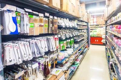 華商新生開學季!開學用品校內超市一站式配齊,自助收銀輕松掃碼免排隊!